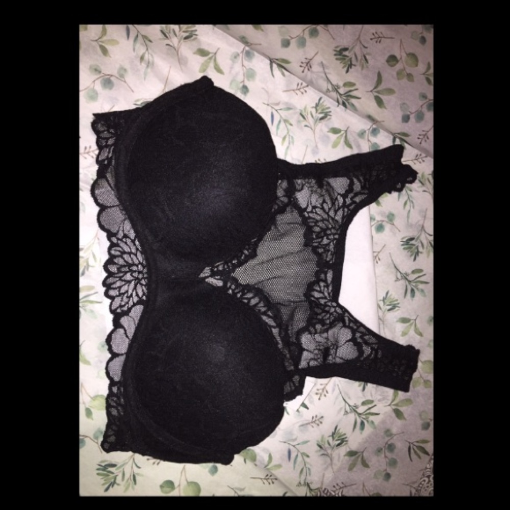 ⭐️ Pink Victoria secret lace bralette size L